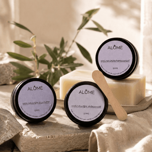 Gevoelige huid herstel bundel met shea butter, frambozenzalf, abrikozenzalf, shea butter zeep en een crème spatel